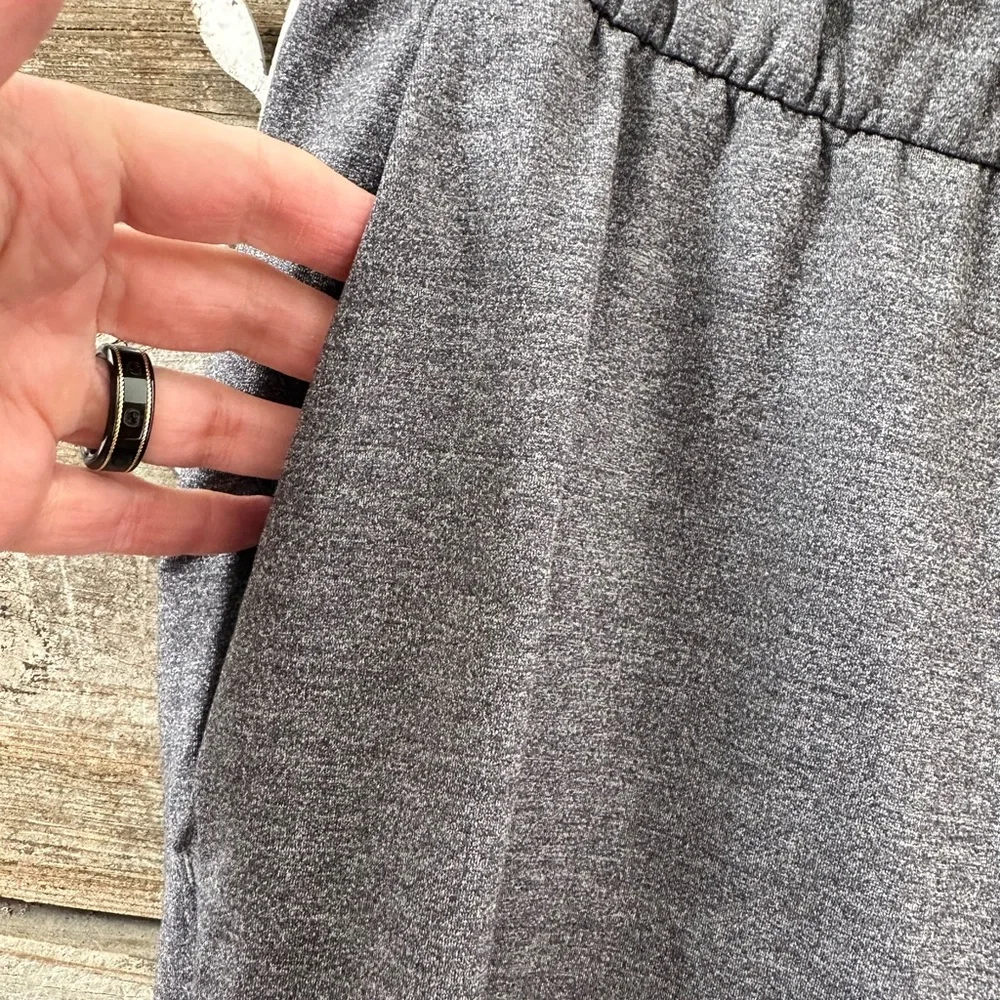 Lululemon On The Fly Heathered Gray Drawstring Waist Pants Ladies Size‎ 12